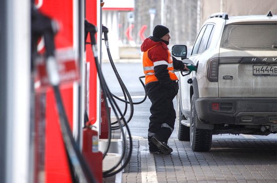 De verwerking van binnenlandse olie in het buitenland wordt gesteund door de Russische begroting. Waarom is dit nodig en wie kan uitkeringen krijgen