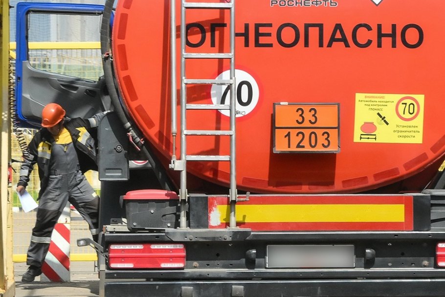 Het ministerie van Energie sluit overeenkomsten met oliebedrijven. Zal dit helpen om de stijging van benzineprijzen te beperken?